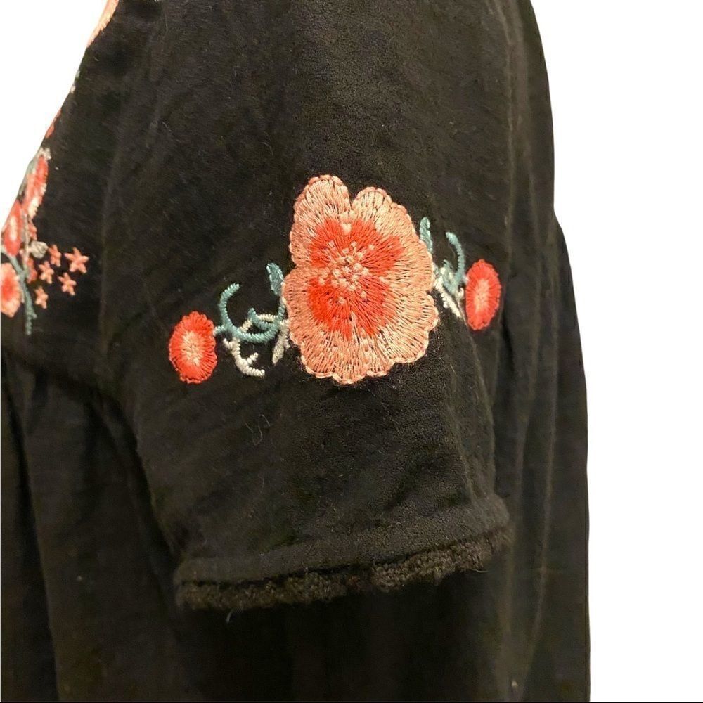 Unit by Andre Embroidered Top‎ - Picture 7 of 15